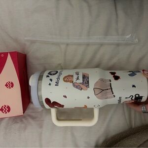 Taylor swift ERAS large cup NWT (straw and straw toppers)